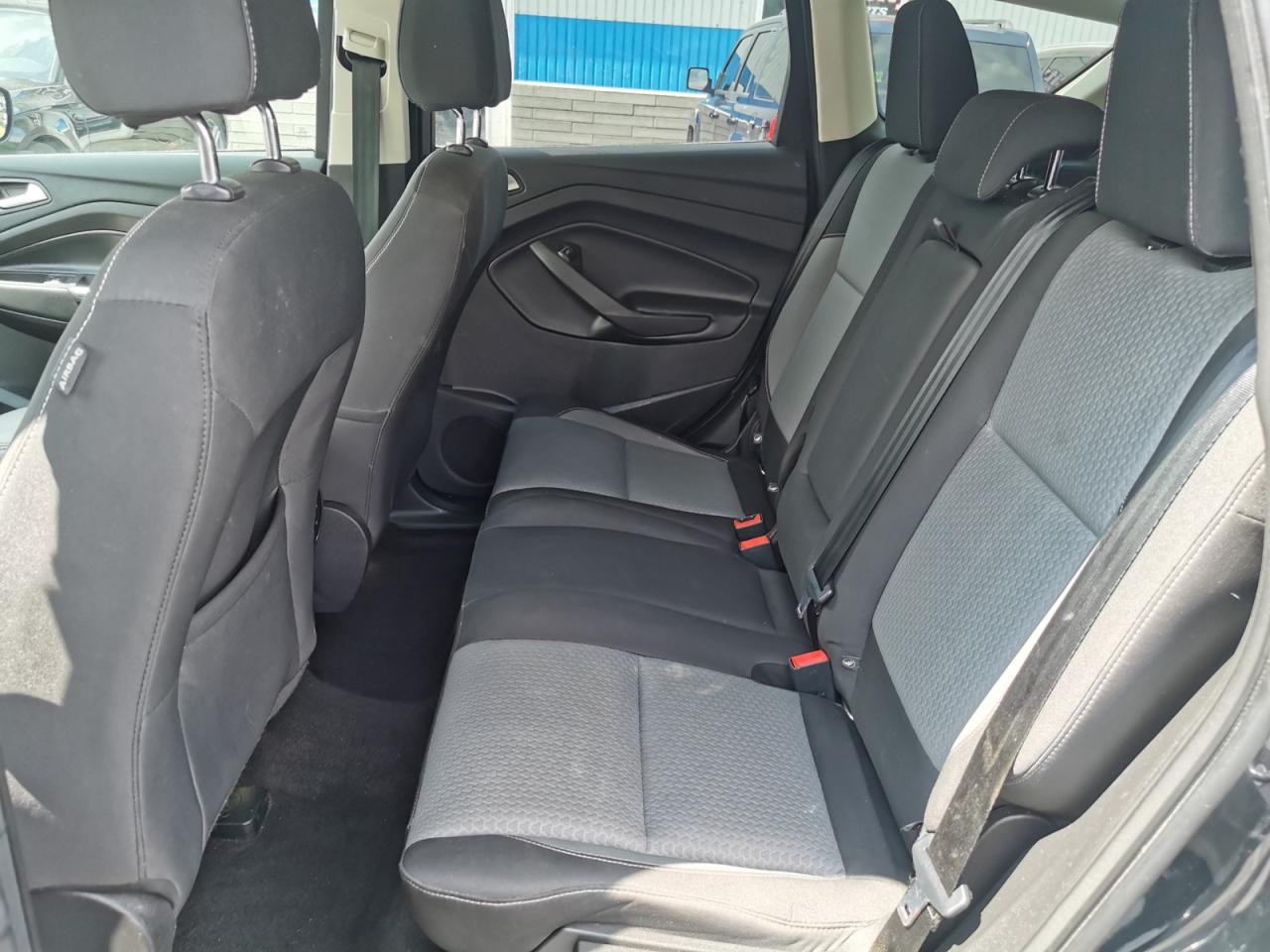 2017 Ford Escape SE - Photo #24