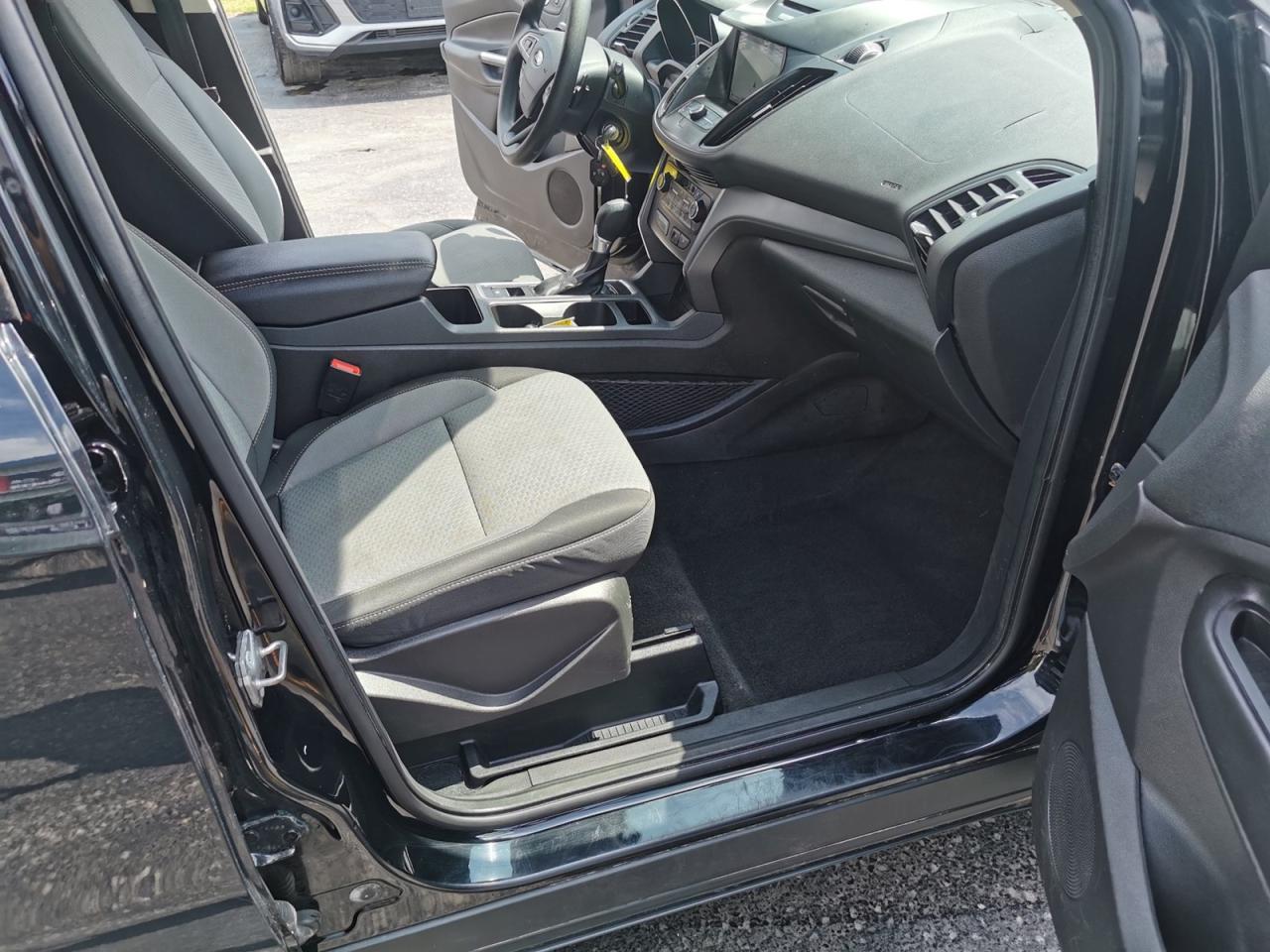 2017 Ford Escape SE - Photo #26