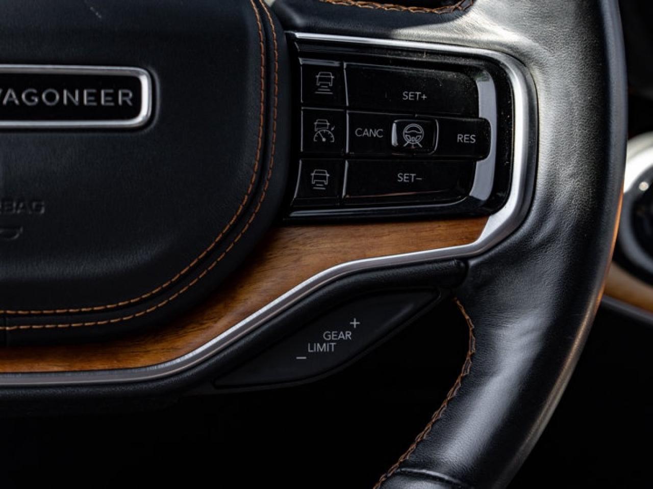 2023 Jeep Grand Wagoneer Series III Photo