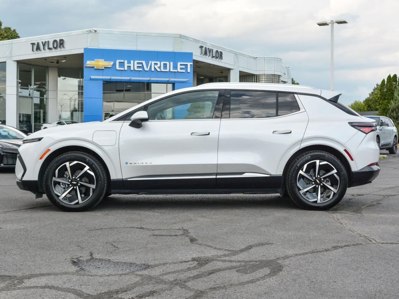 2024 Chevrolet Equinox EV LT Photo