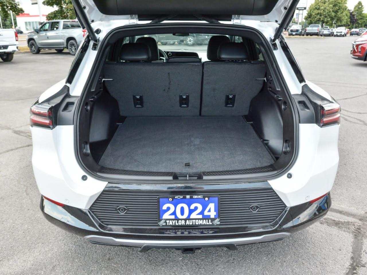 2024 Chevrolet Equinox EV LT Photo