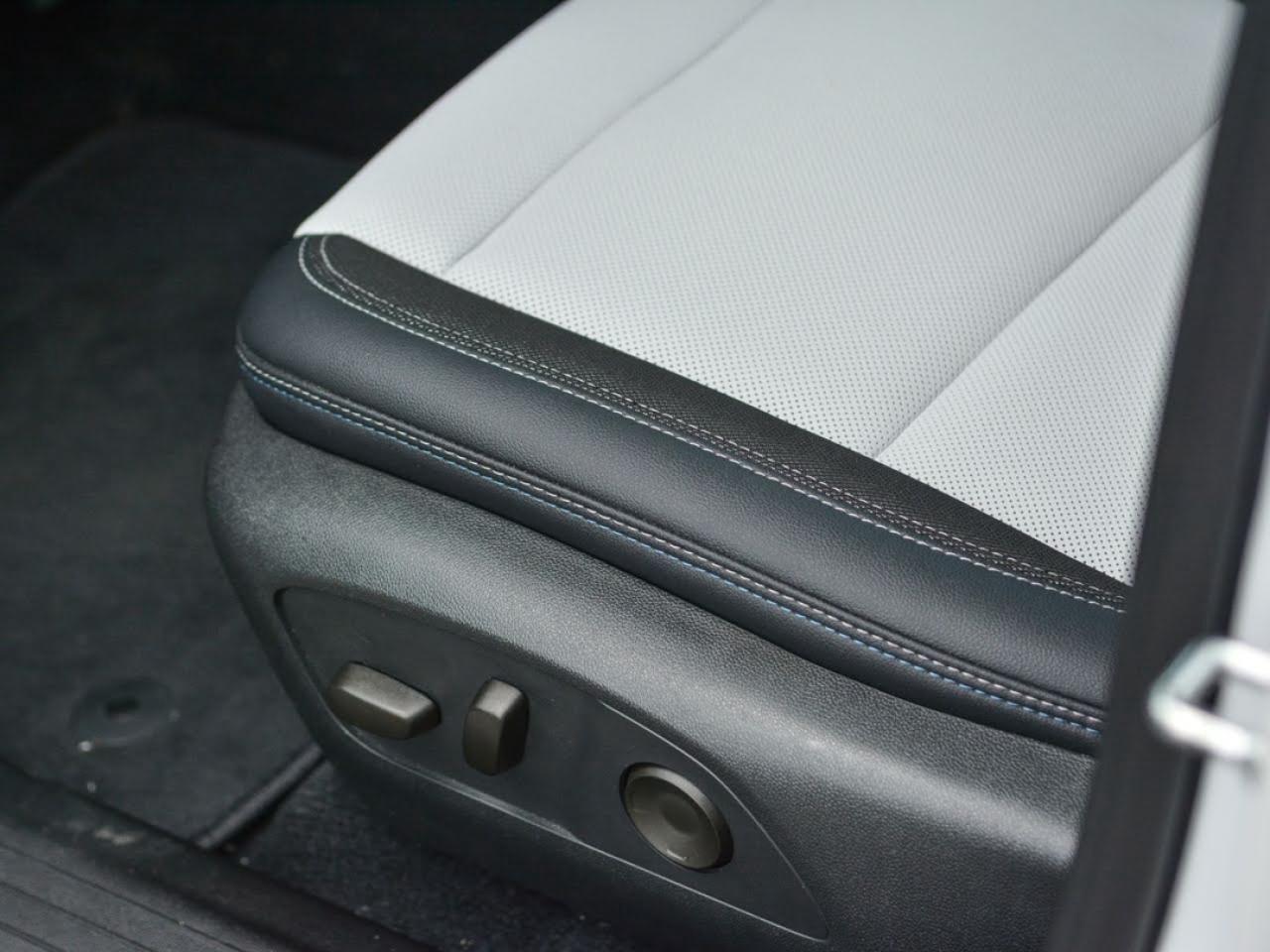 2024 Chevrolet Equinox EV LT Photo