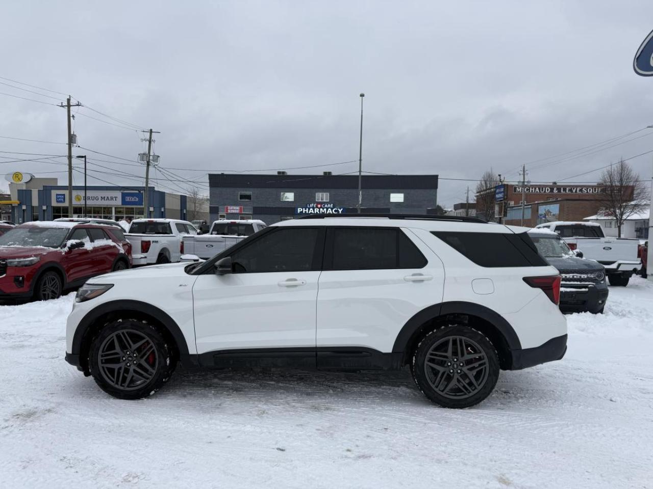 2025 Ford Explorer ST-Line Photo