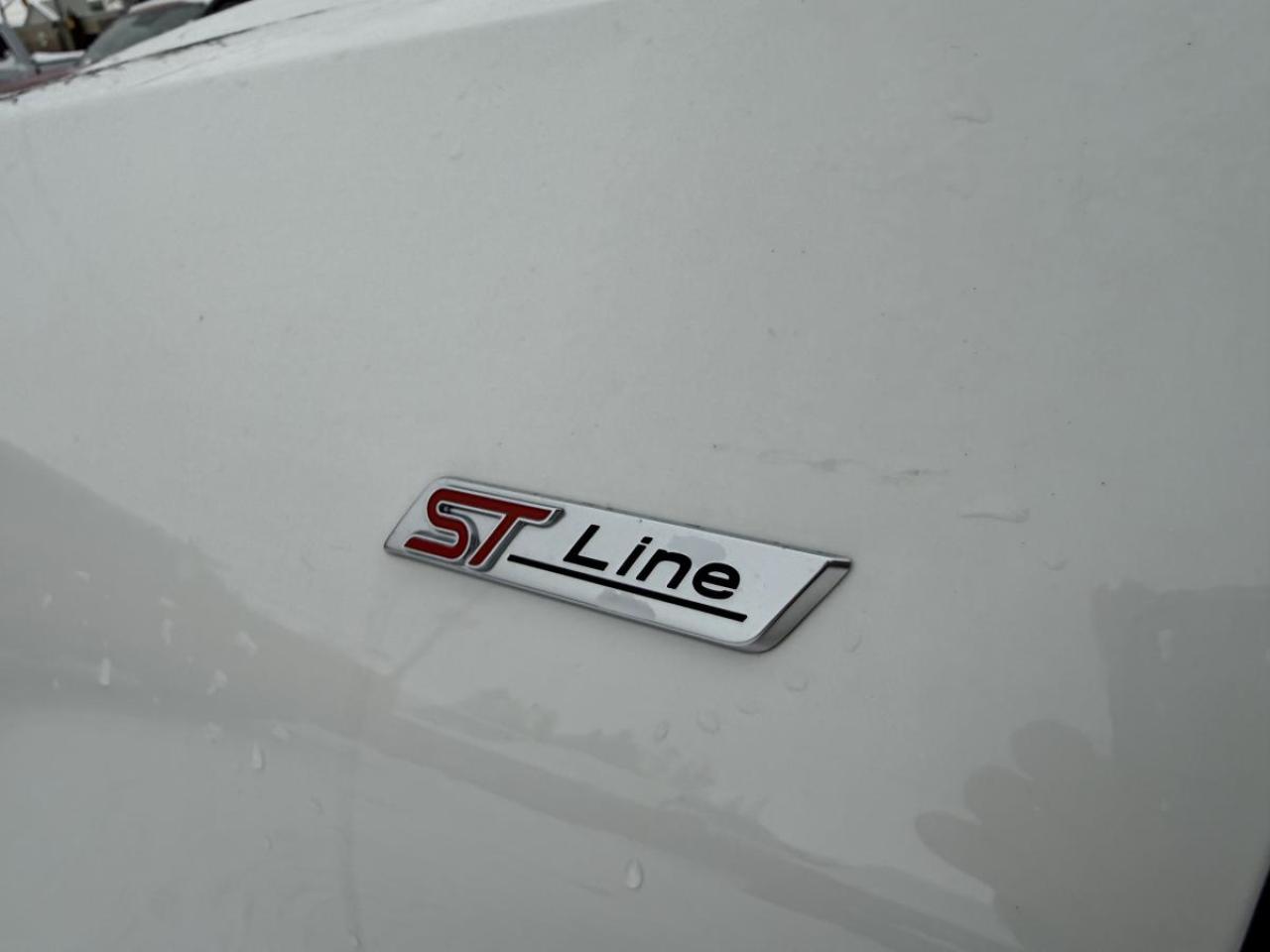 2025 Ford Explorer ST-Line Photo