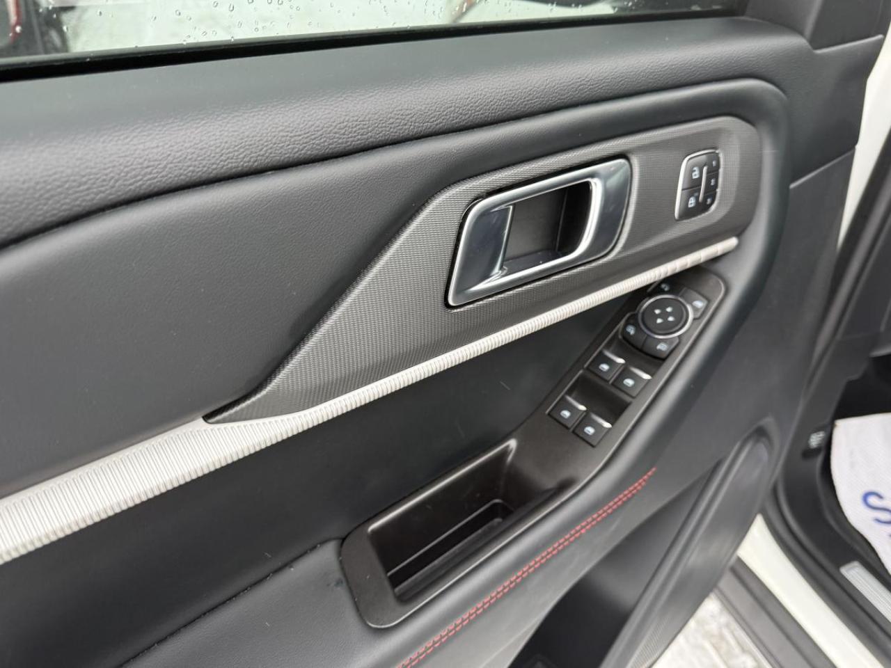 2025 Ford Explorer ST-Line Photo