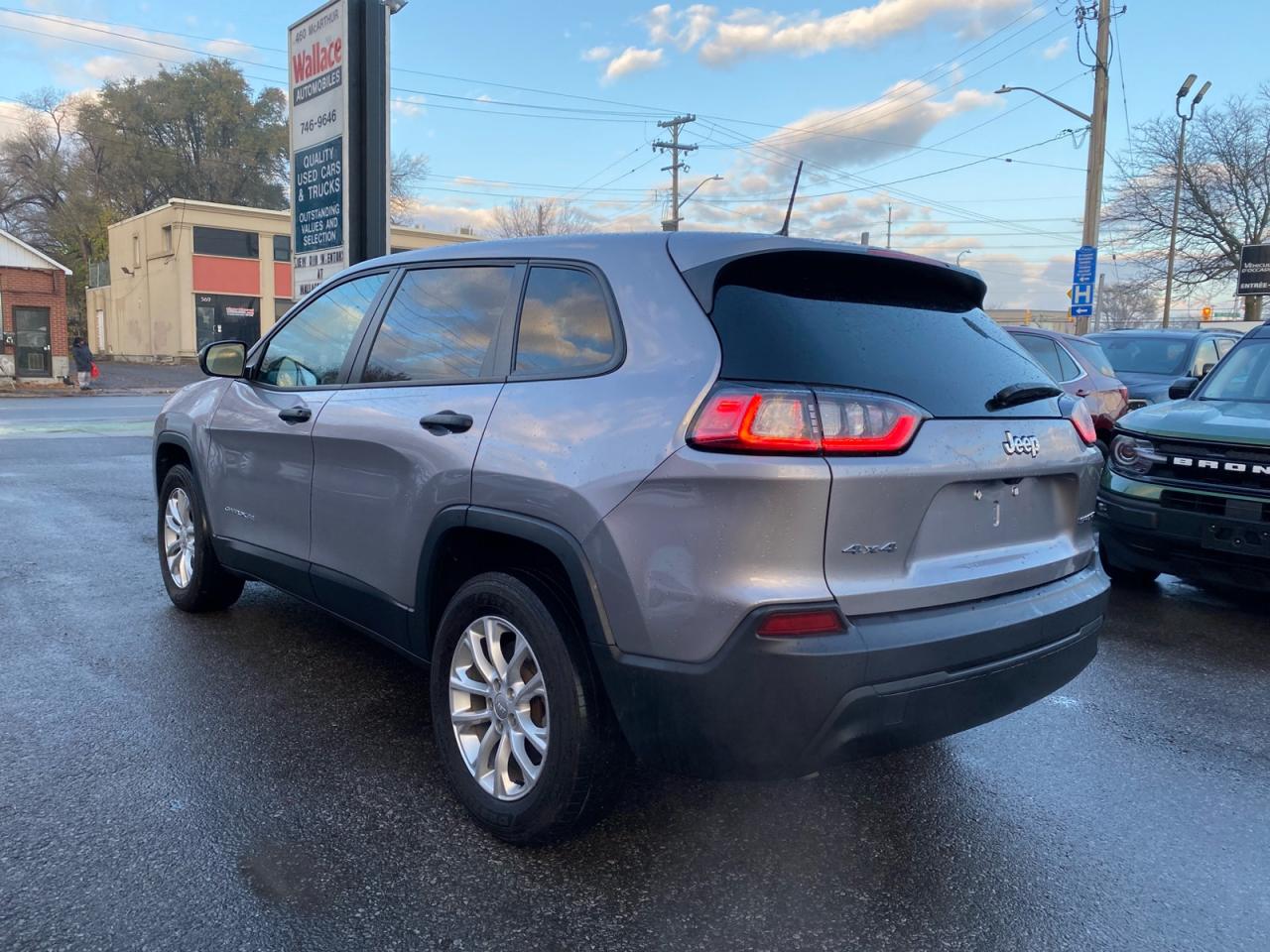 2022 Jeep Cherokee Sport | 4X4 | Apple CarPlay | Android Auto Photo4