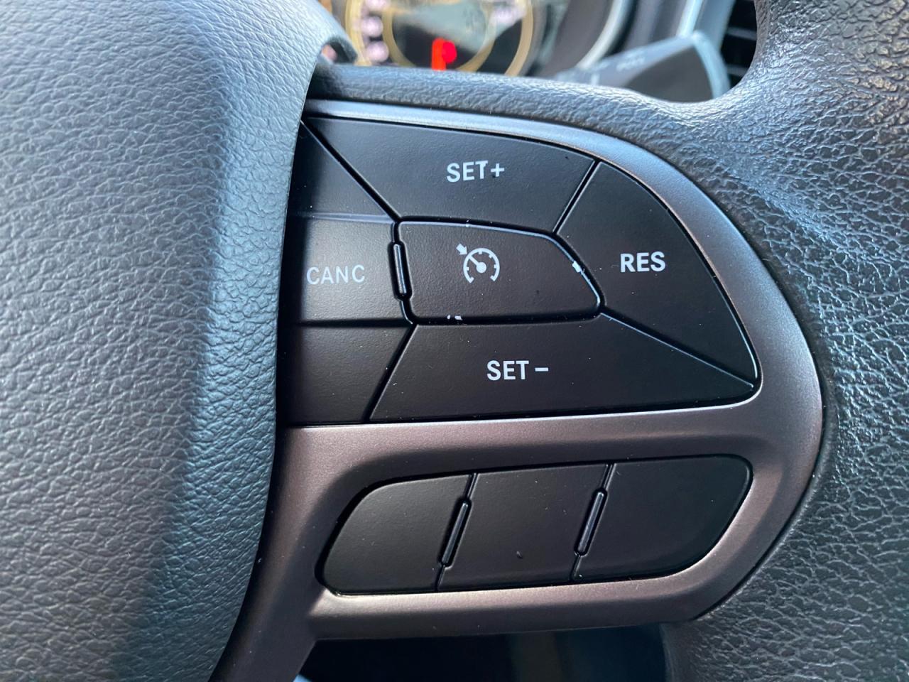 2022 Jeep Cherokee Sport | 4X4 | Apple CarPlay | Android Auto Photo