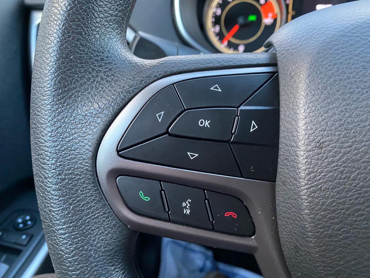 2022 Jeep Cherokee Sport | 4X4 | Apple CarPlay | Android Auto Photo