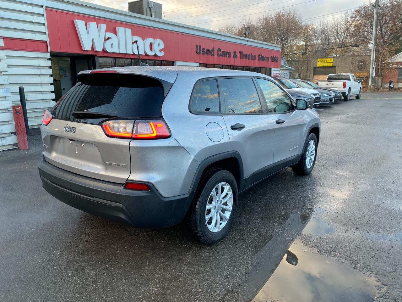 2022 Jeep Cherokee Sport | 4X4 | Apple CarPlay | Android Auto | Photo