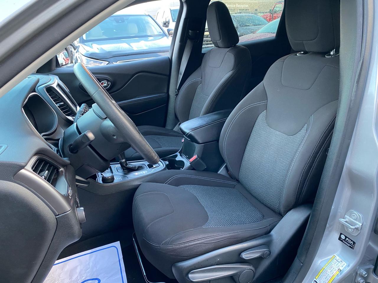 2022 Jeep Cherokee Sport | 4X4 | Apple CarPlay | Android Auto | Photo