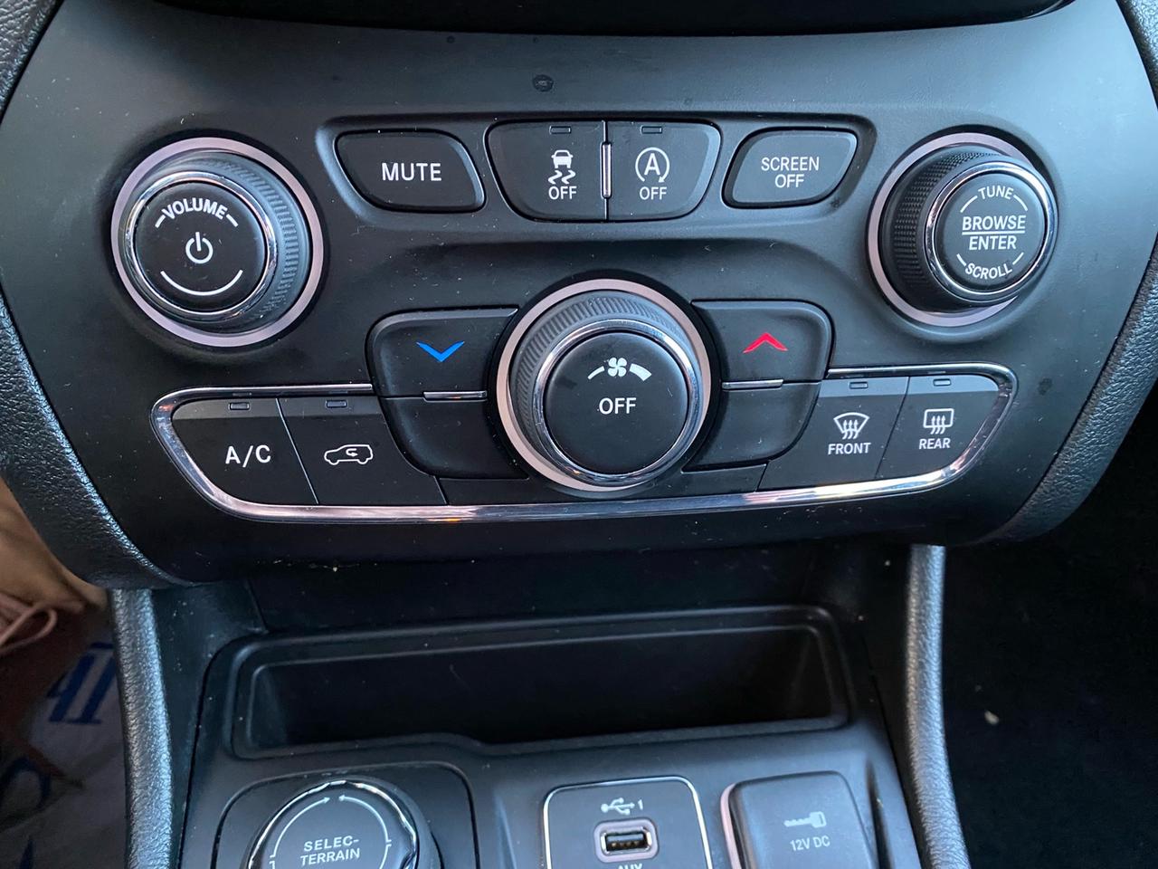 2022 Jeep Cherokee Sport | 4X4 | Apple CarPlay | Android Auto | Photo
