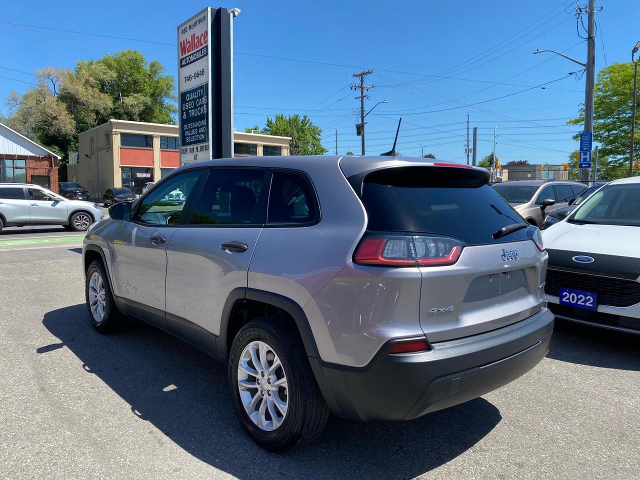 2022 Jeep Cherokee Sport | 4X4 | Apple CarPlay | Android Auto | Photo