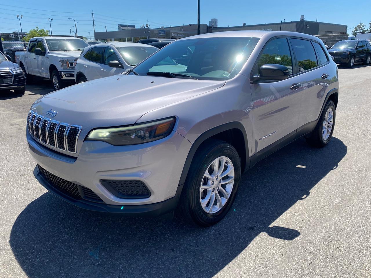 2022 Jeep Cherokee Sport | 4X4 | Apple CarPlay | Android Auto | Photo