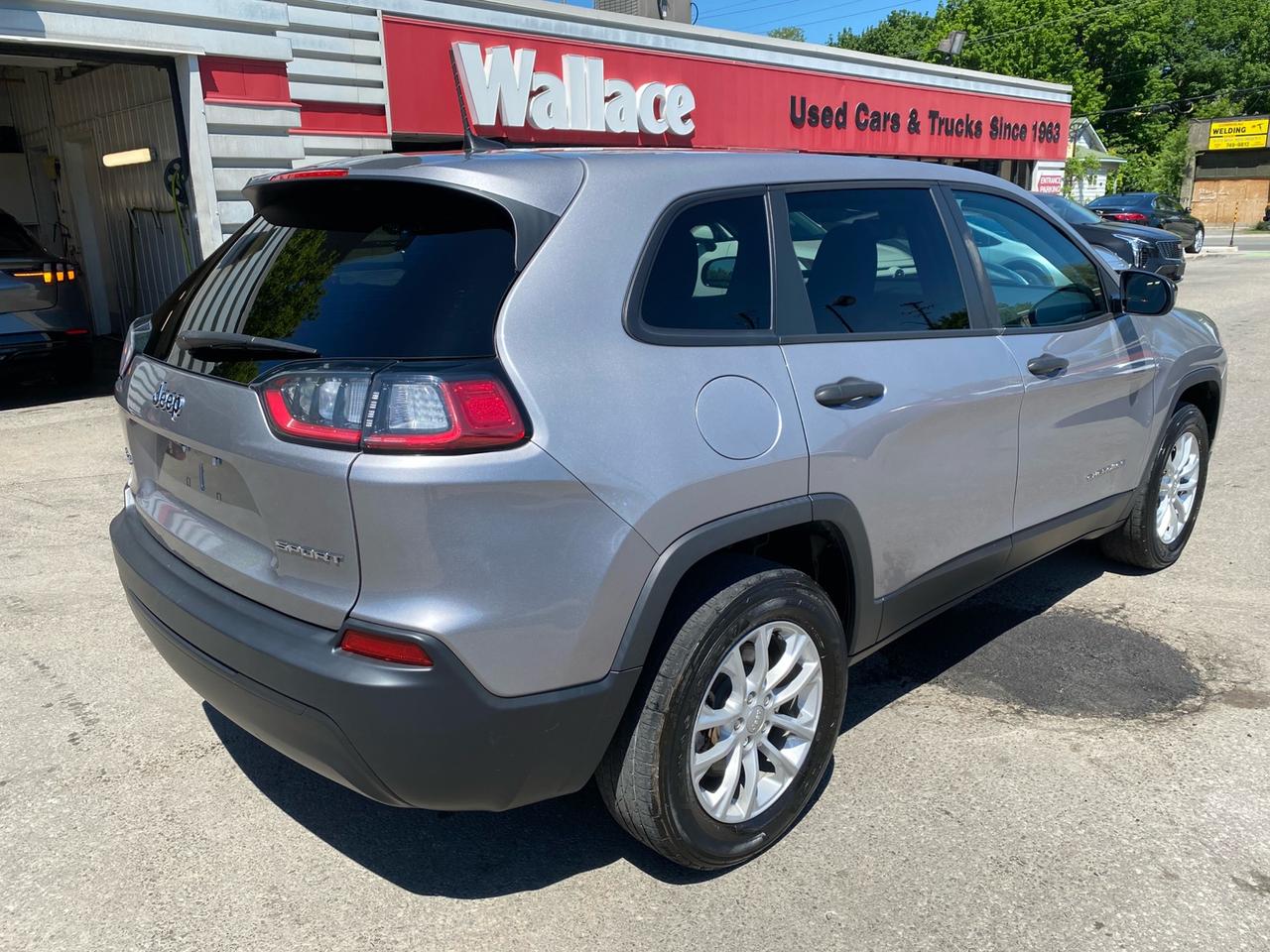 2022 Jeep Cherokee Sport | 4X4 | Apple CarPlay | Android Auto | Photo