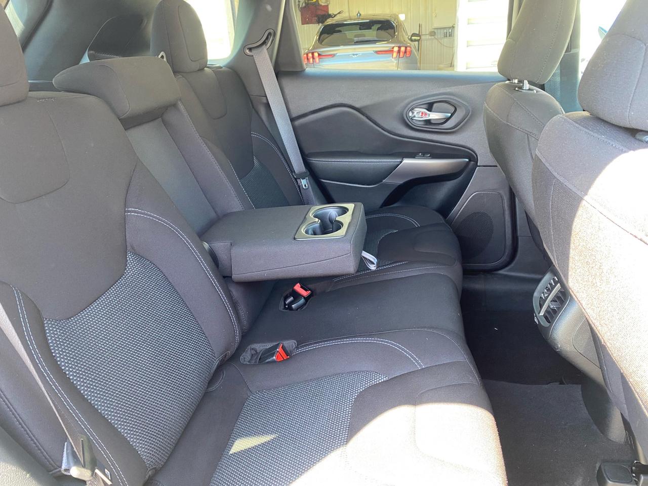 2022 Jeep Cherokee Sport | 4X4 | Apple CarPlay | Android Auto | Photo