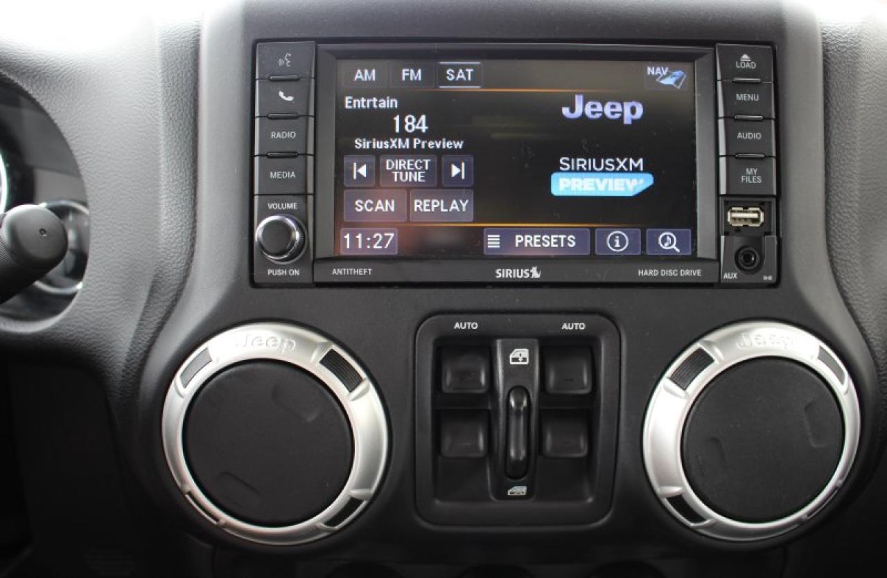 2018 Jeep Wrangler Sahara*Unlimited*Low Ks*4x4*Bluetooth*Two Tops - Photo #11