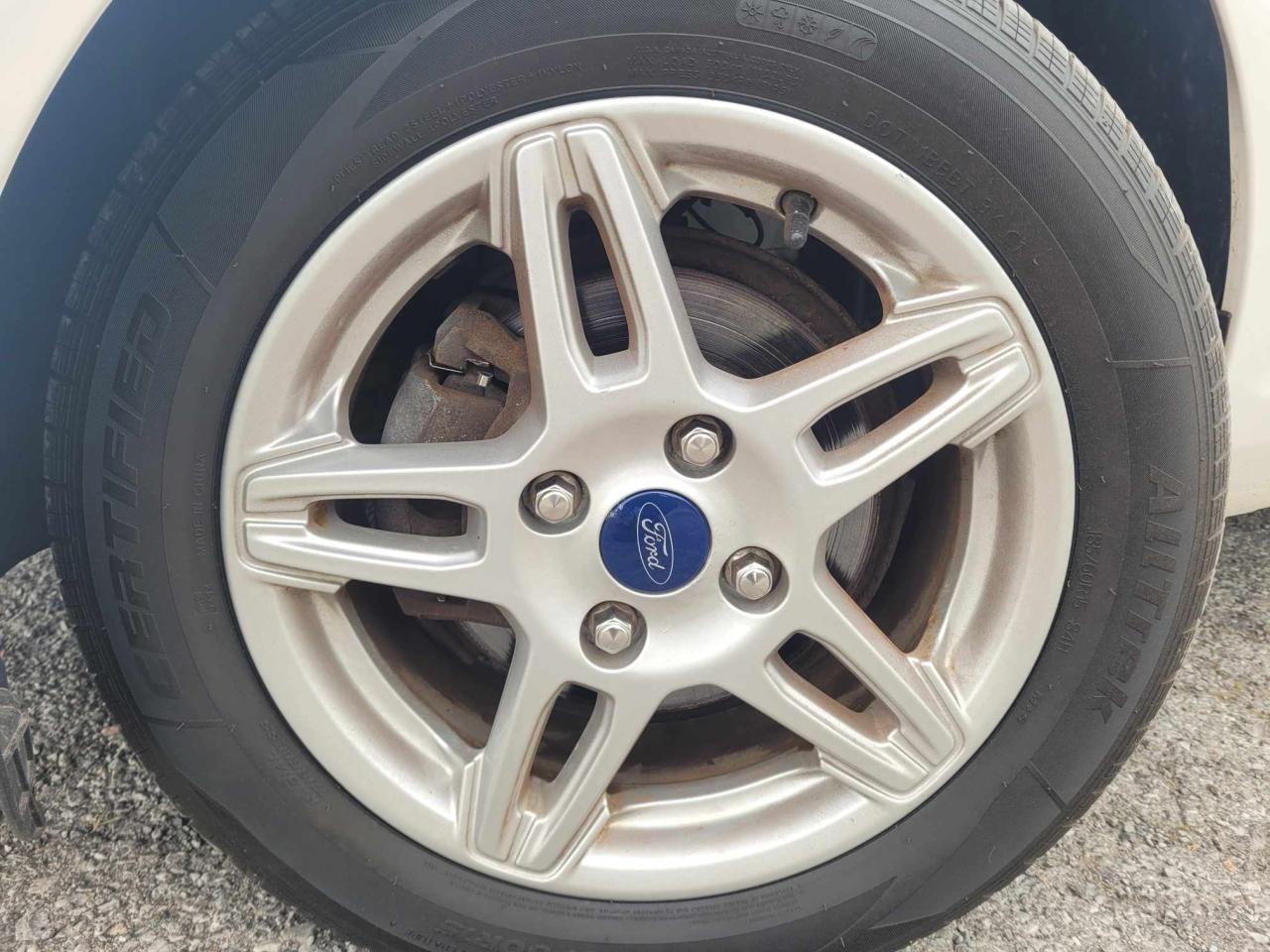 2017 Ford Fiesta SE Photo5