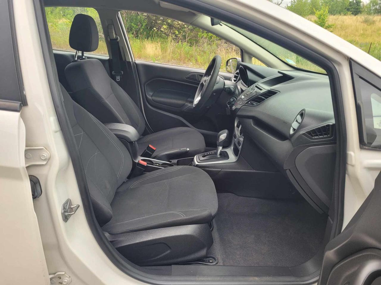 2017 Ford Fiesta SE Photo6