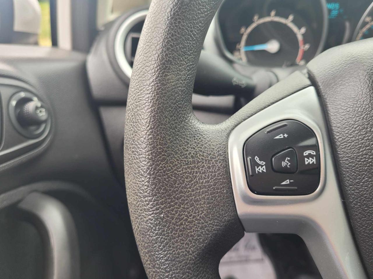 2017 Ford Fiesta SE Photo18