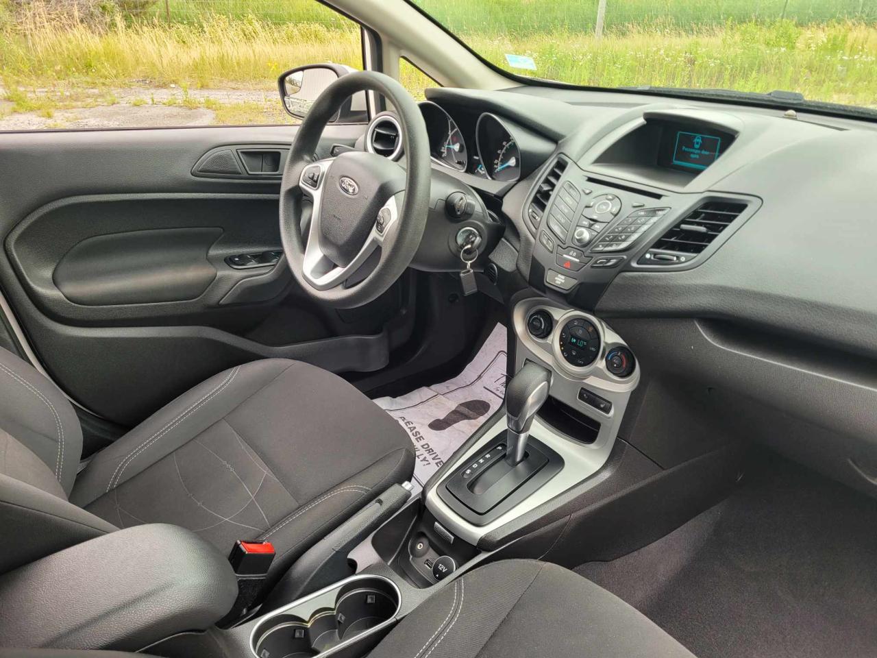 2017 Ford Fiesta SE Photo7