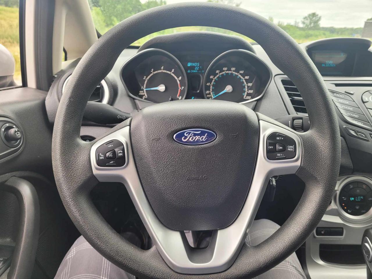 2017 Ford Fiesta SE Photo17