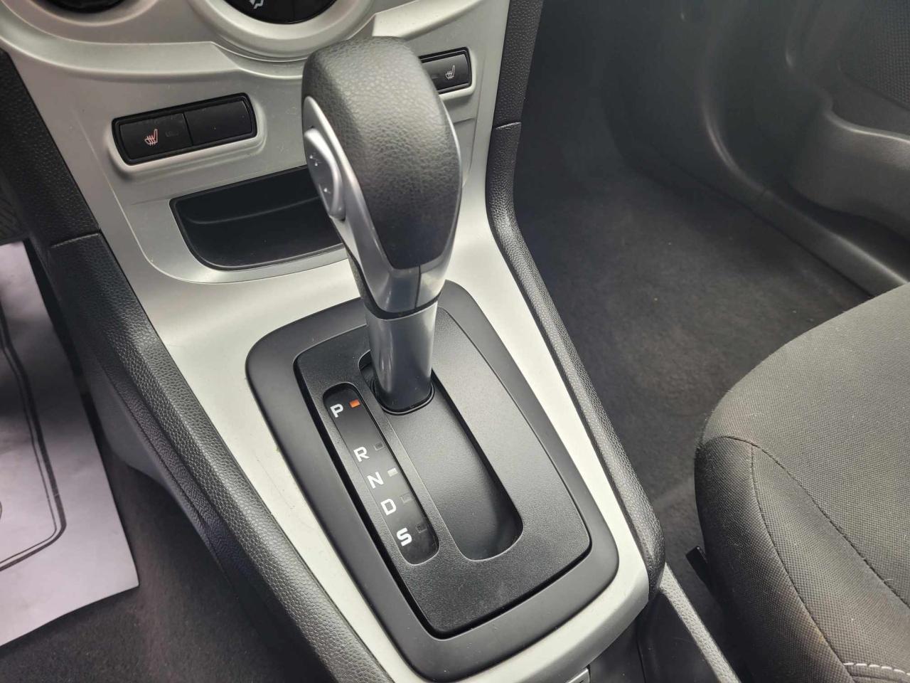 2017 Ford Fiesta SE Photo13