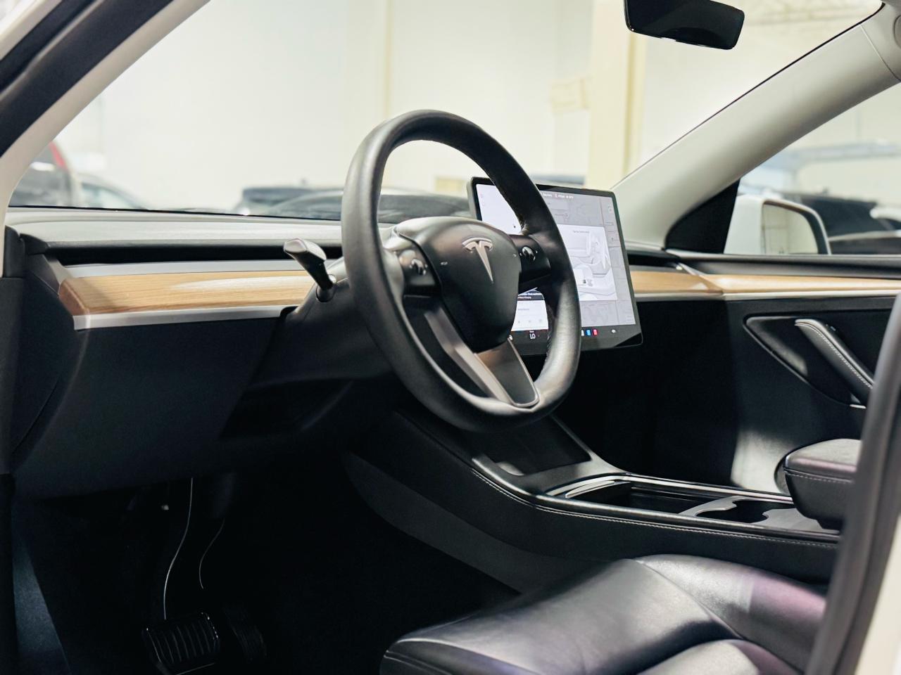 2023 Tesla Model Y LONG RANGE - Photo #9