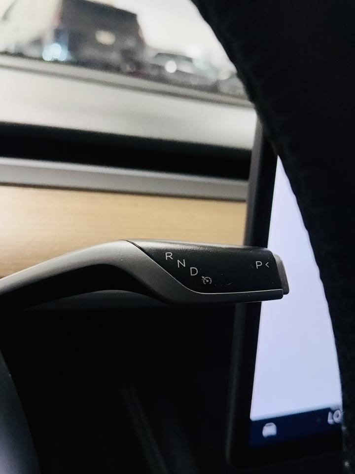 2023 Tesla Model Y LONG RANGE - Photo #12