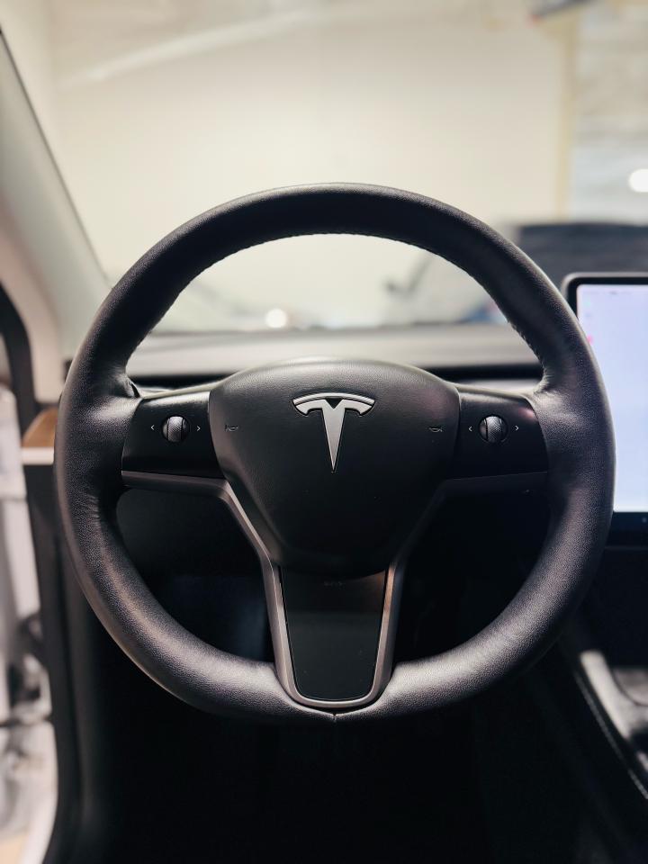 2023 Tesla Model Y LONG RANGE - Photo #10