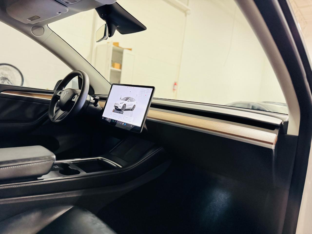 2023 Tesla Model Y LONG RANGE - Photo #27