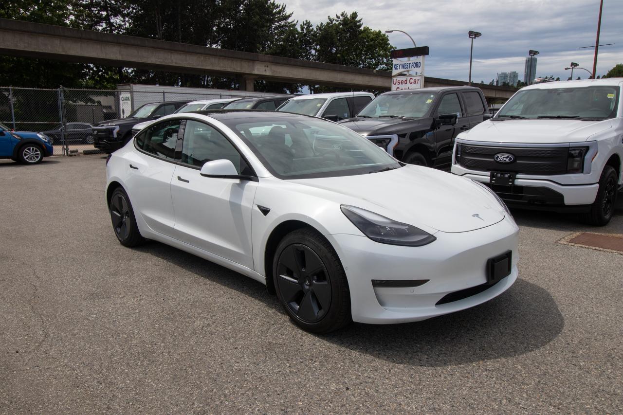2022 Tesla Model 3 LONG RANGE Photo3
