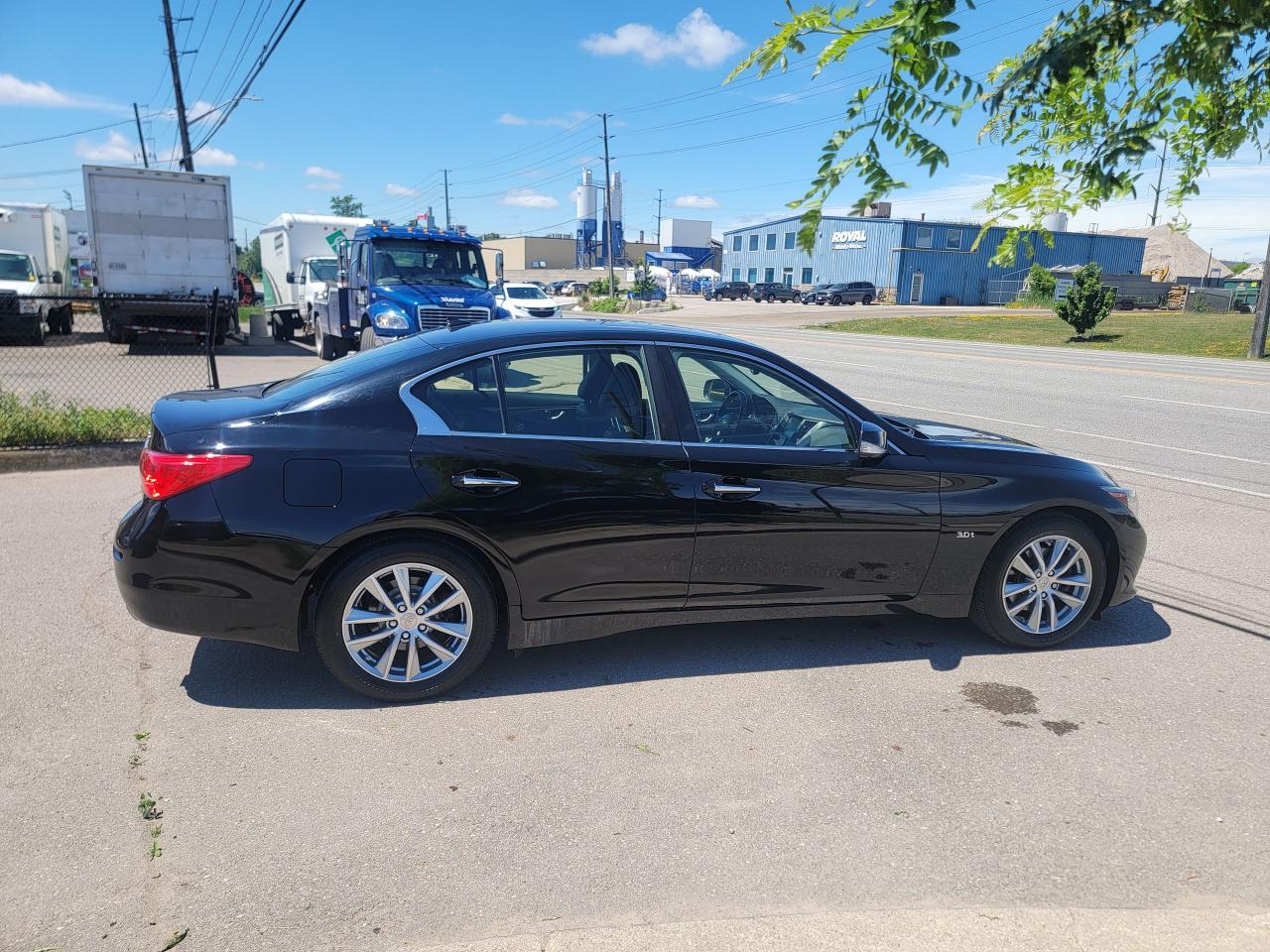 2017 Infiniti Q50 3.0T Photo3