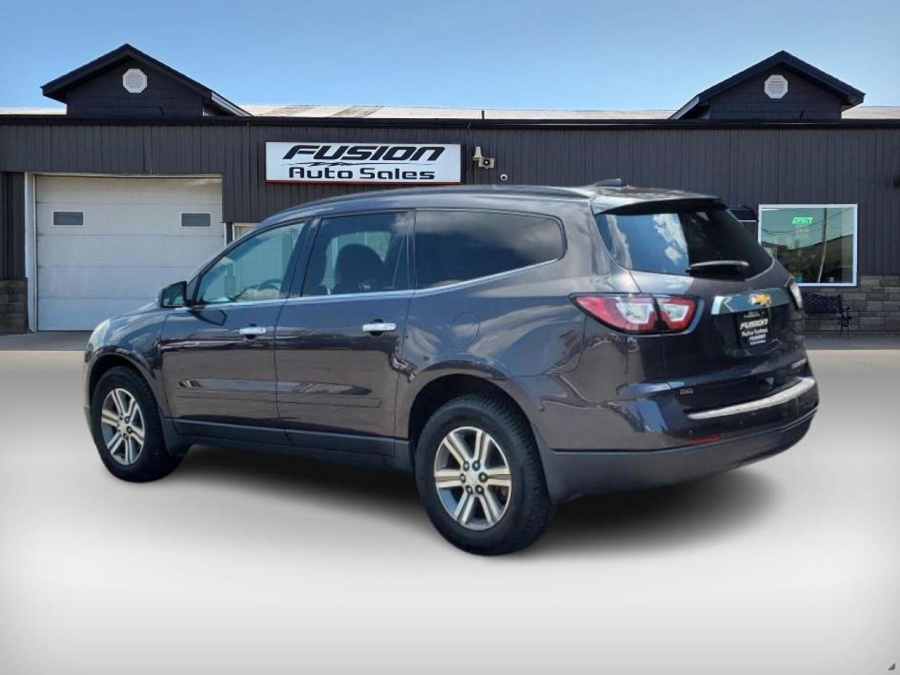 2016 Chevrolet Traverse AWDw/2LT-LEATHER-NAVIGATION-7 PASS/THRID ROW-TOW P - Photo #3