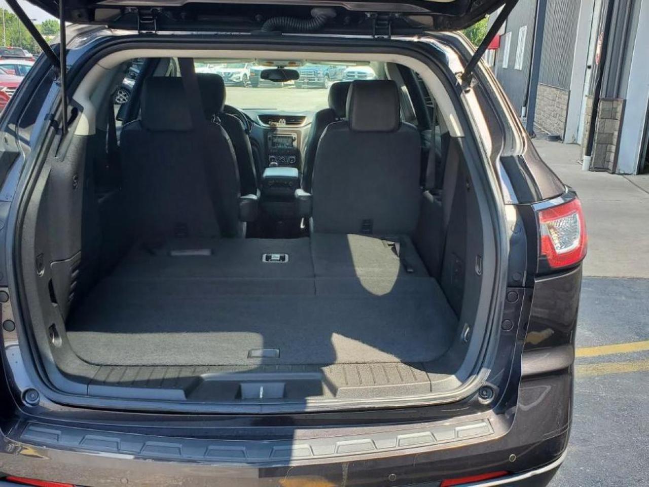 2016 Chevrolet Traverse AWDw/2LT-LEATHER-NAVIGATION-7 PASS/THRID ROW-TOW P - Photo #19