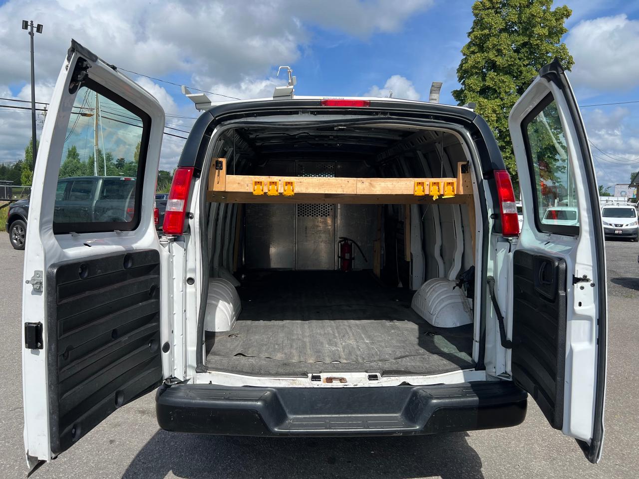 2020 Chevrolet Express Cargo Van undefined - Photo #15