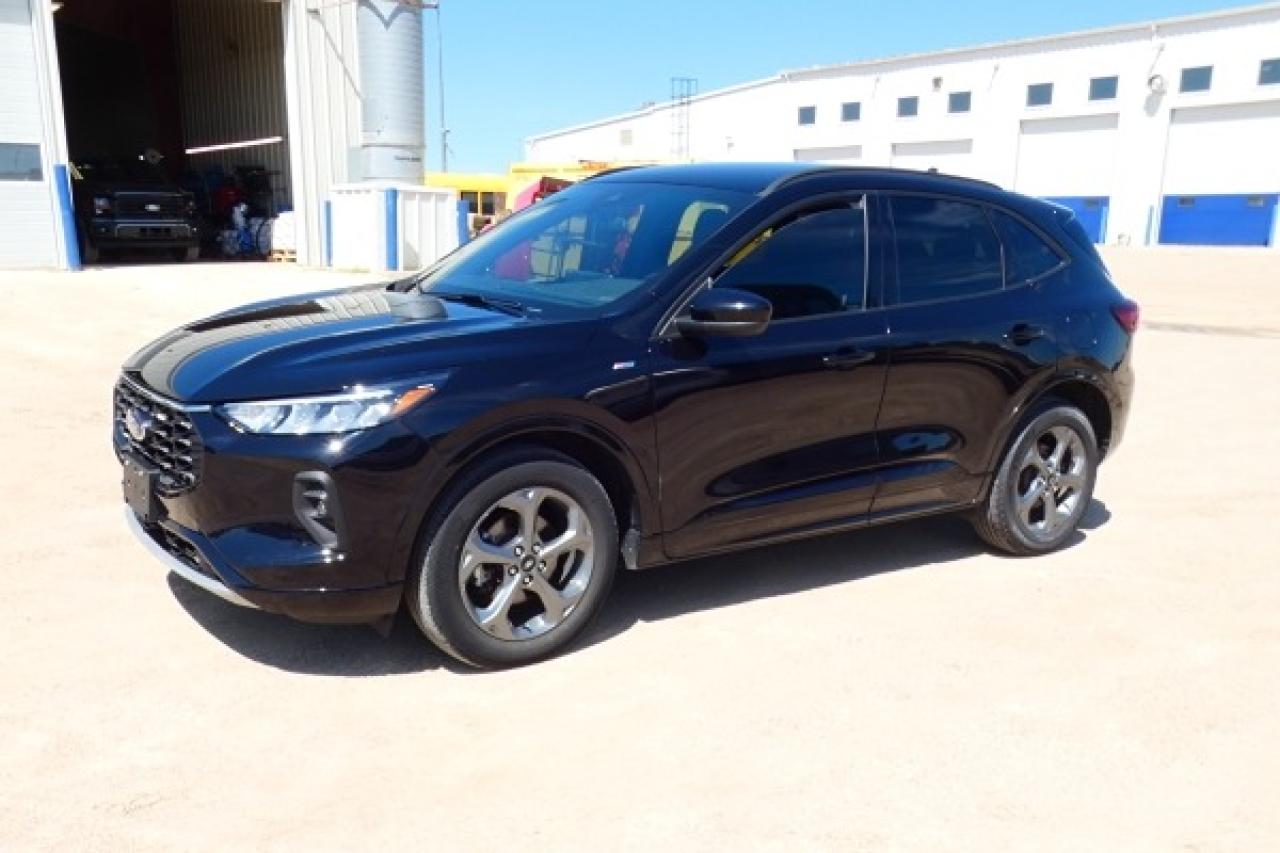 2023 Ford Escape ST-Line Select AWD w/Htd L.wrap, NAV, BUC - Photo #2