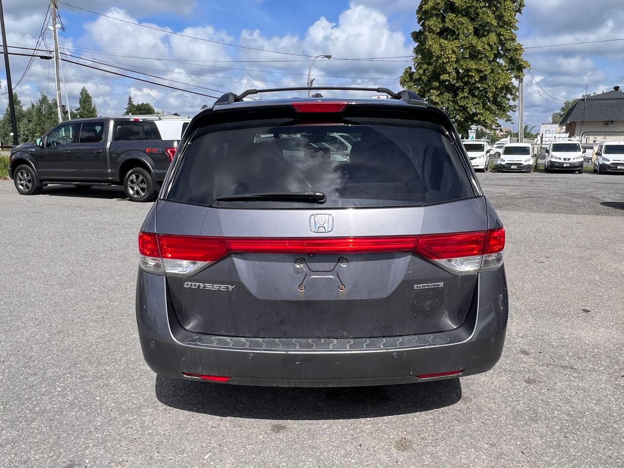 2016 Honda Odyssey Touring - Photo #3