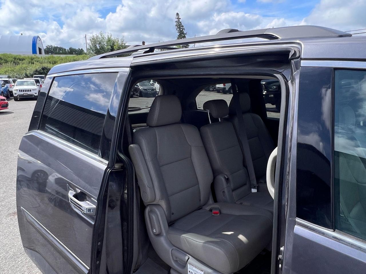 2016 Honda Odyssey Touring - Photo #7