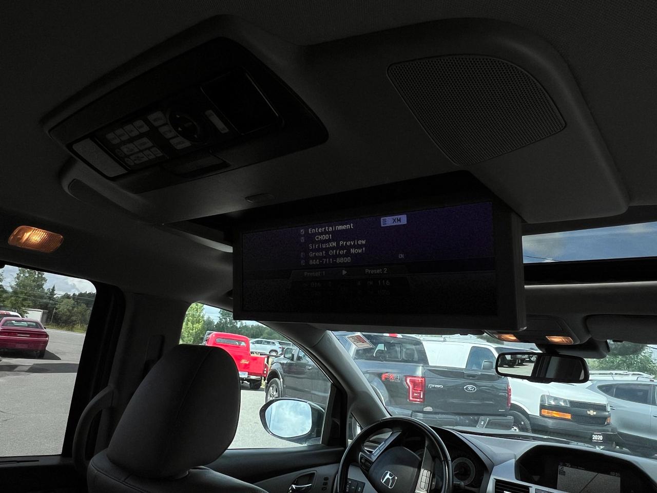 2016 Honda Odyssey Touring - Photo #8