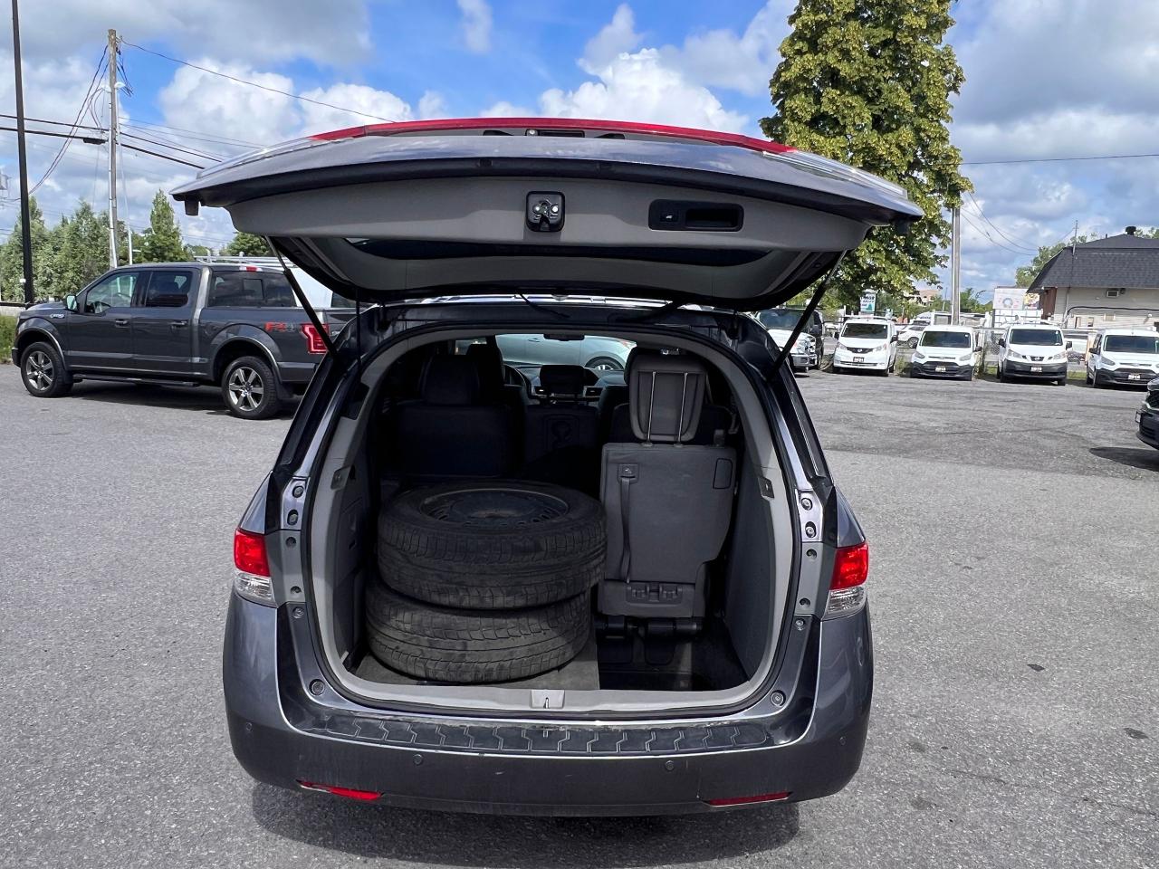 2016 Honda Odyssey Touring - Photo #11