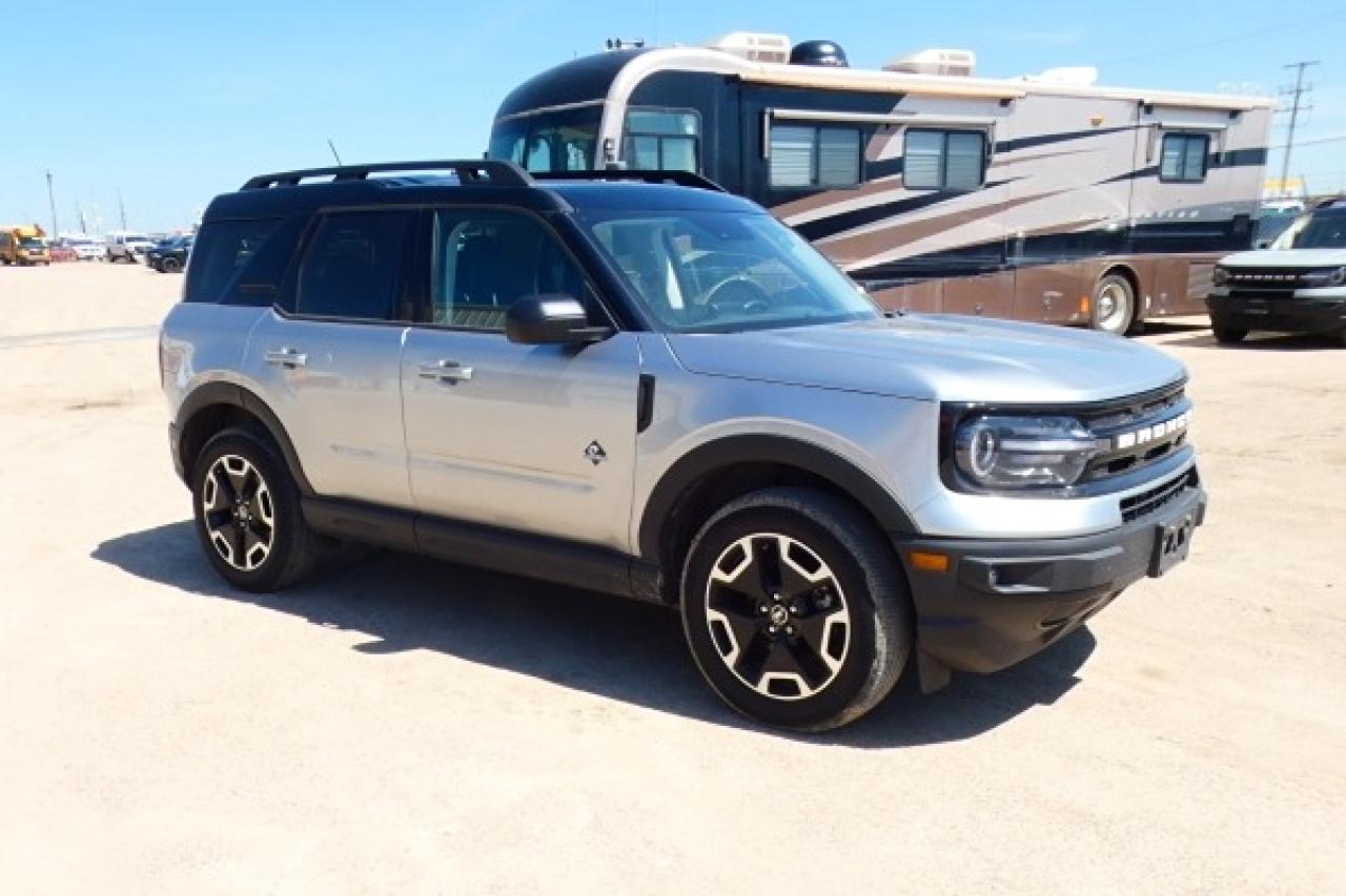 2023 Ford Bronco Sport Outer Banks 4x4 w/Htd L.wrap, BUC - Photo #4