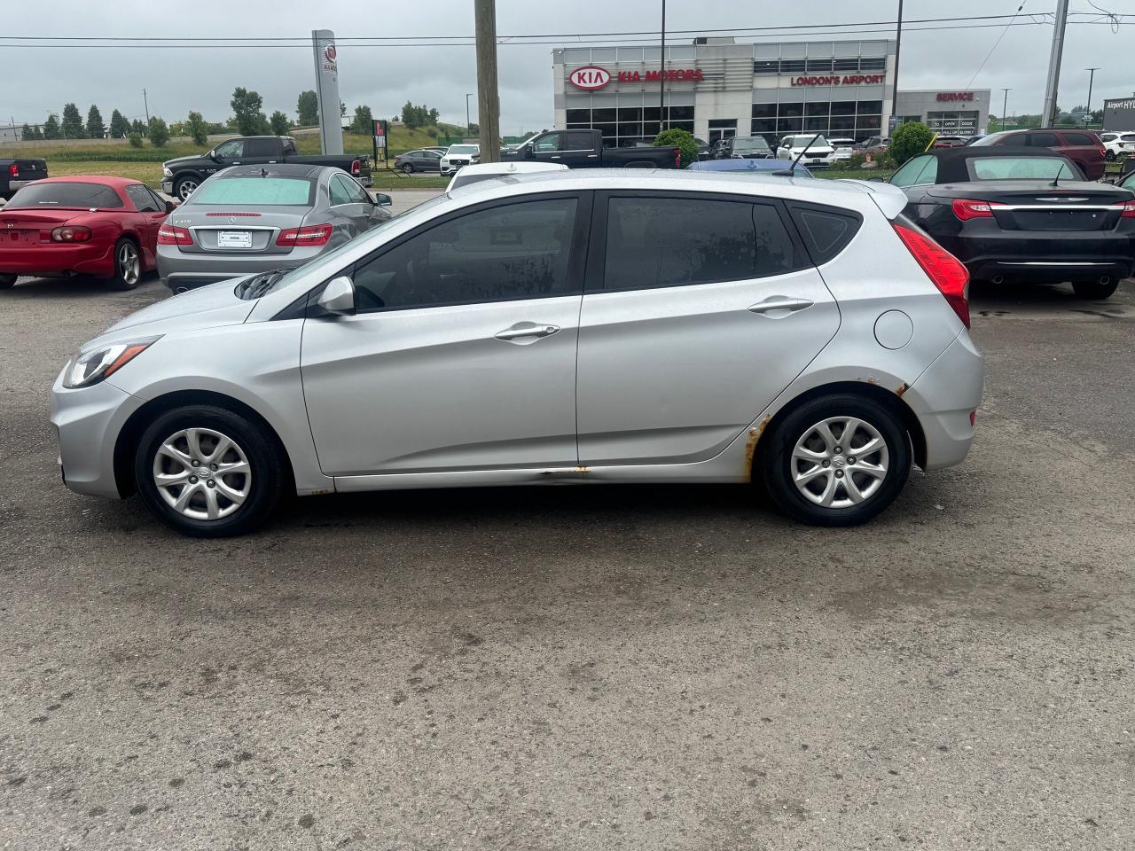2014 Hyundai Accent GL - Photo #2