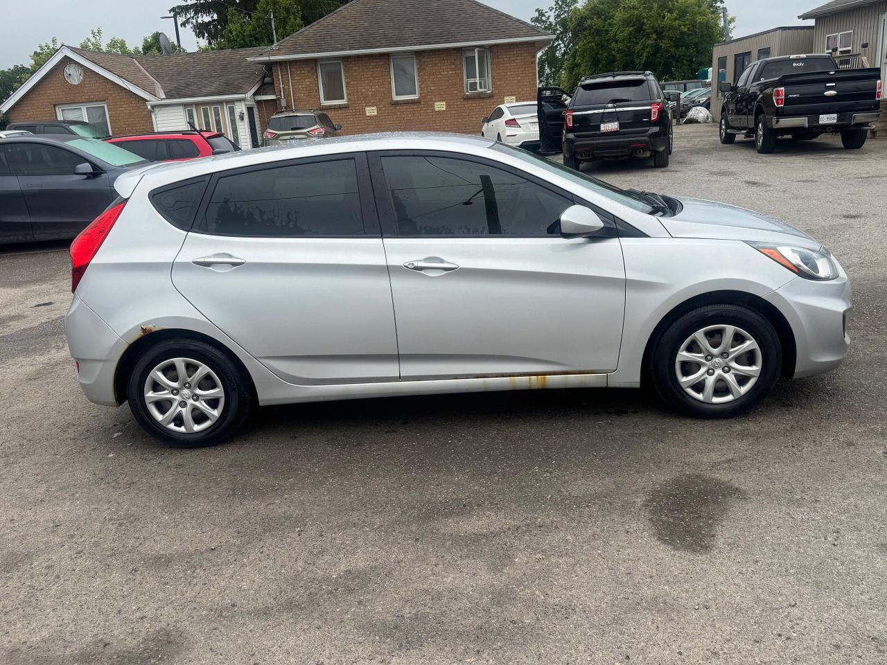 2014 Hyundai Accent GL - Photo #6