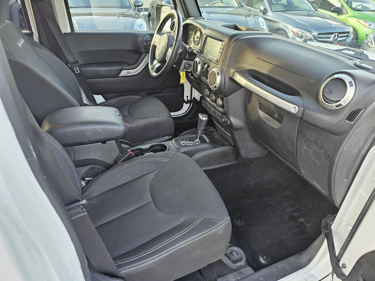 2017 Jeep Wrangler 4WD 4dr Sahara, Auto, Power Options, A/C, 93 km - Photo #7