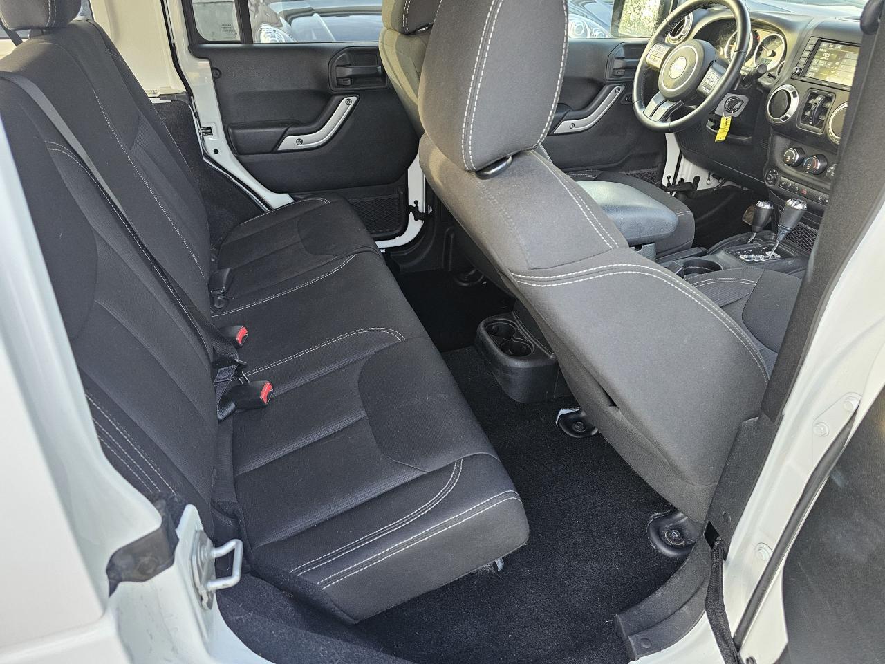 2017 Jeep Wrangler 4WD 4dr Sahara, Auto, Power Options, A/C, 93 km - Photo #8