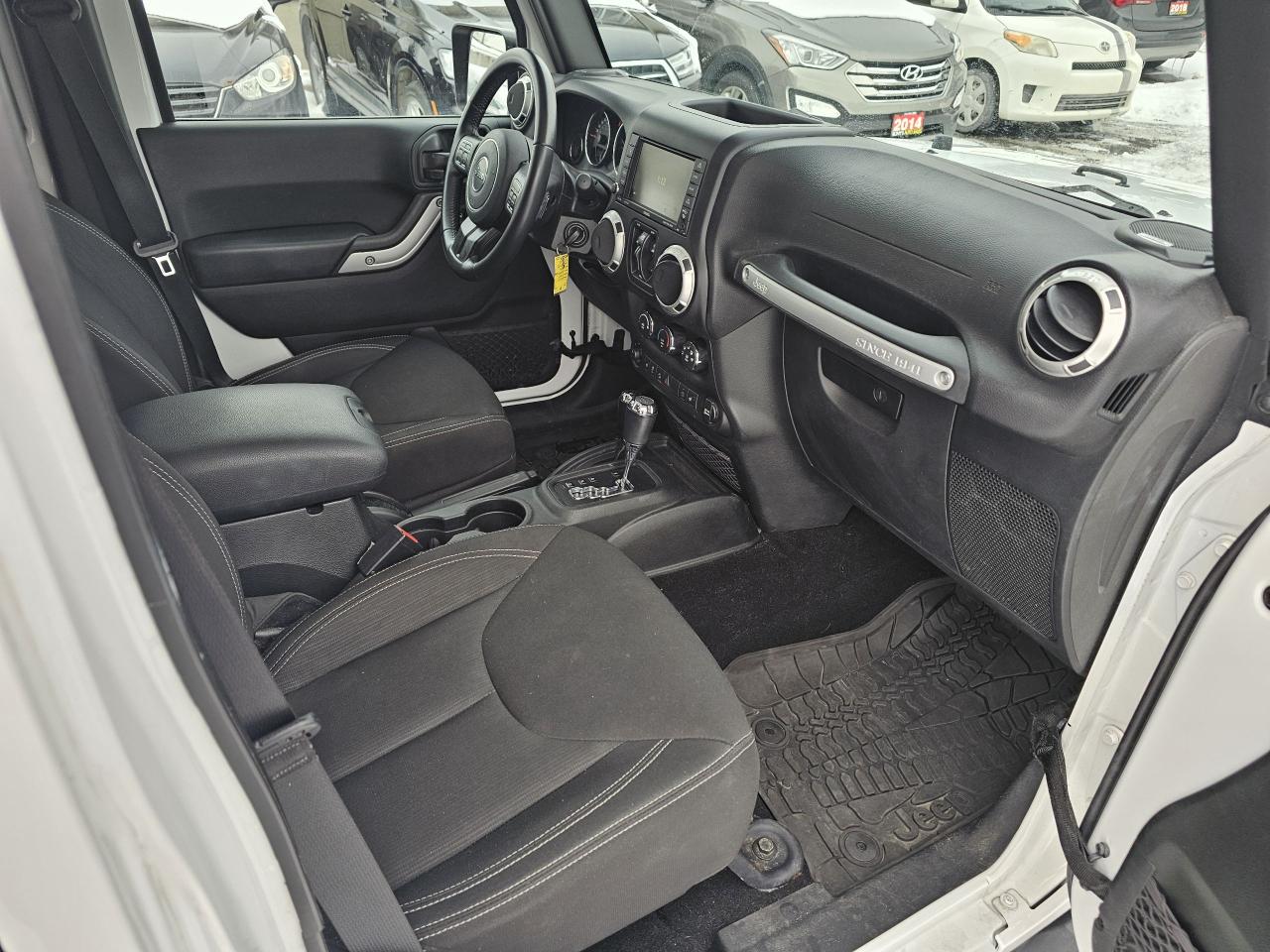 2017 Jeep Wrangler 4WD 4dr Sahara, Auto, Power Options, A/C, 93 km Photo