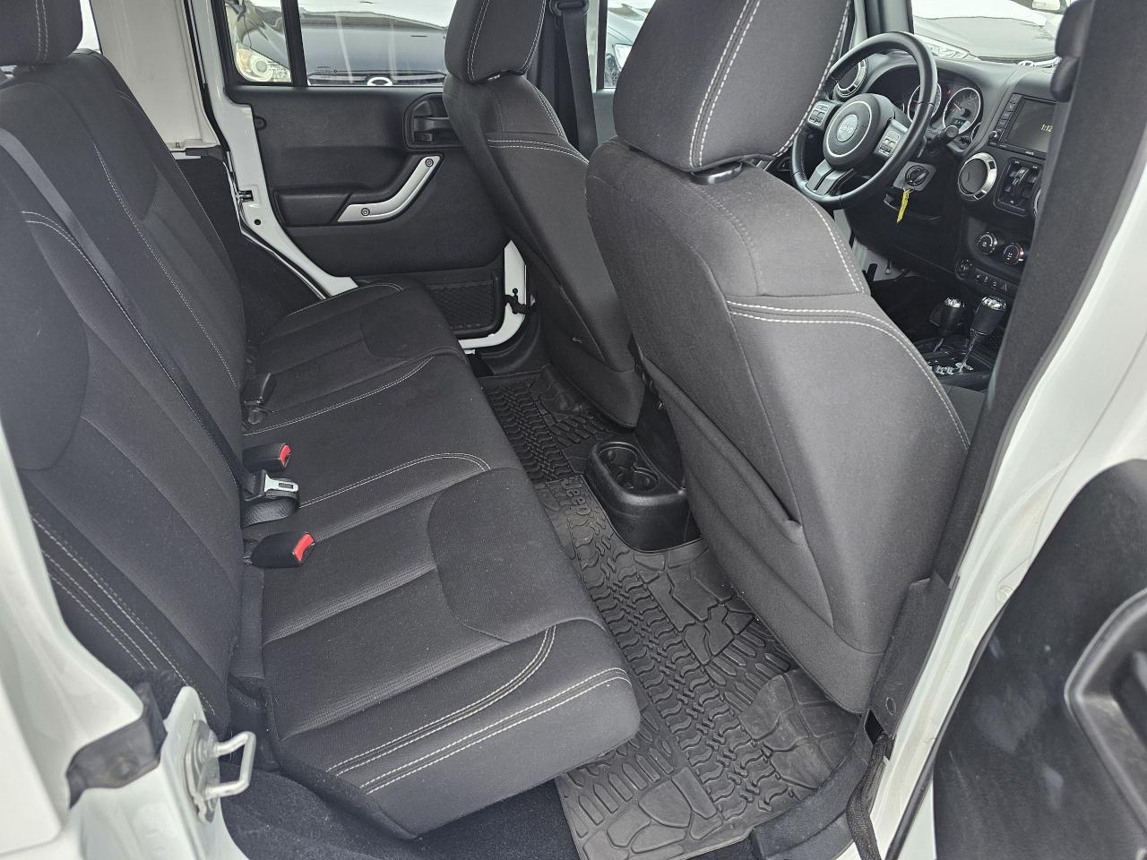 2017 Jeep Wrangler 4WD 4dr Sahara, Auto, Power Options, A/C, 93 km Photo