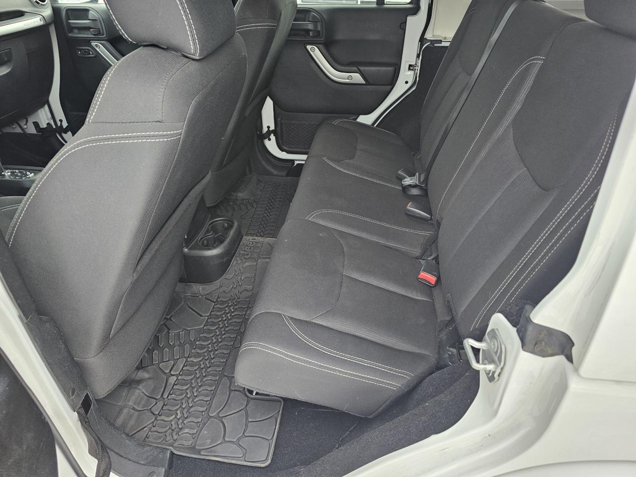 2017 Jeep Wrangler 4WD 4dr Sahara, Auto, Power Options, A/C, 93 km Photo