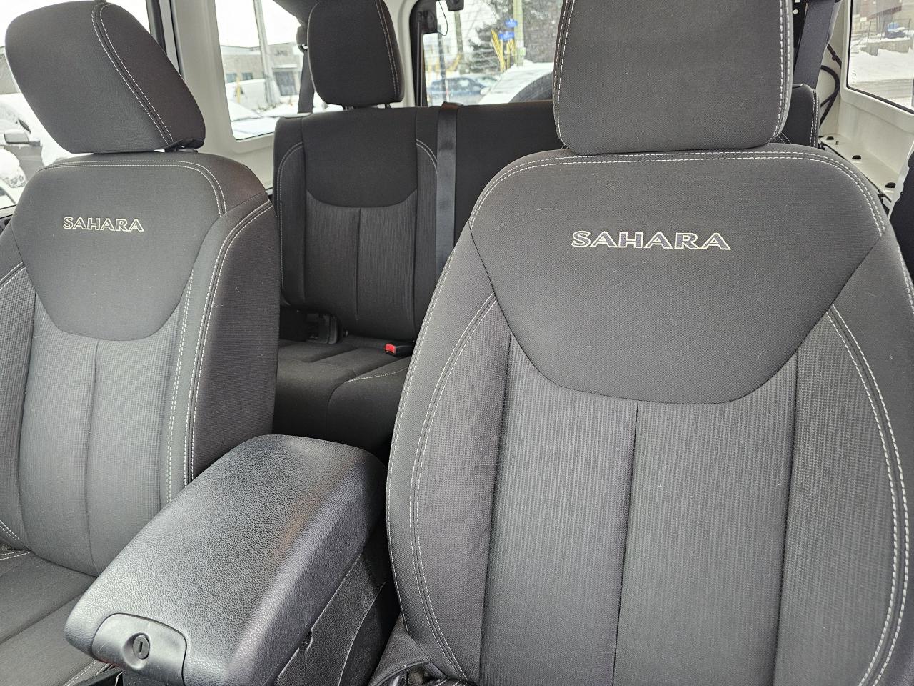 2017 Jeep Wrangler 4WD 4dr Sahara, Auto, Power Options, A/C, 93 km Photo