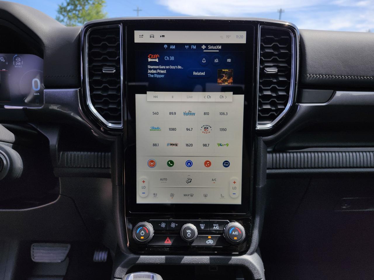 2025 Ford Ranger LARIAT 4WD SuperCrew 5' Box Photo5